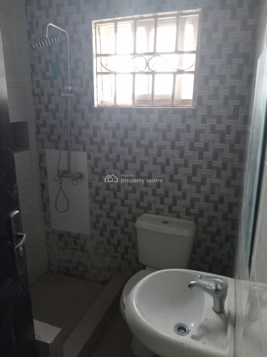 a Very Good Spacious & Serviced 3-bedroom Flat + 1bq, Guzape District ( Video of The House Is Attached), Guzape District, Abuja, Flat / Apartment for Rent