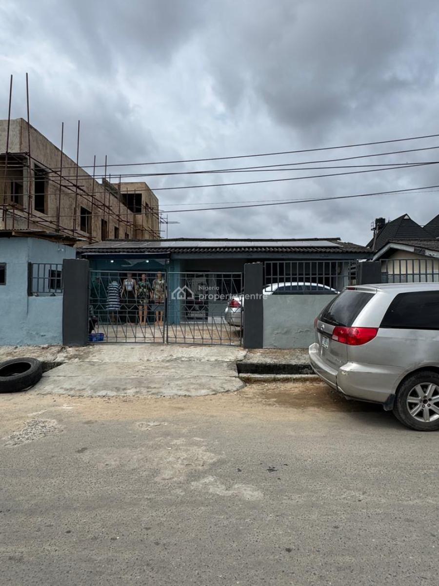 Exclusive Demolishable House Perfect for Family Residence Or Commercia, Demolishable House in a Well Secured Area of Surulere, Surulere, Lagos, Block of Flats for Sale