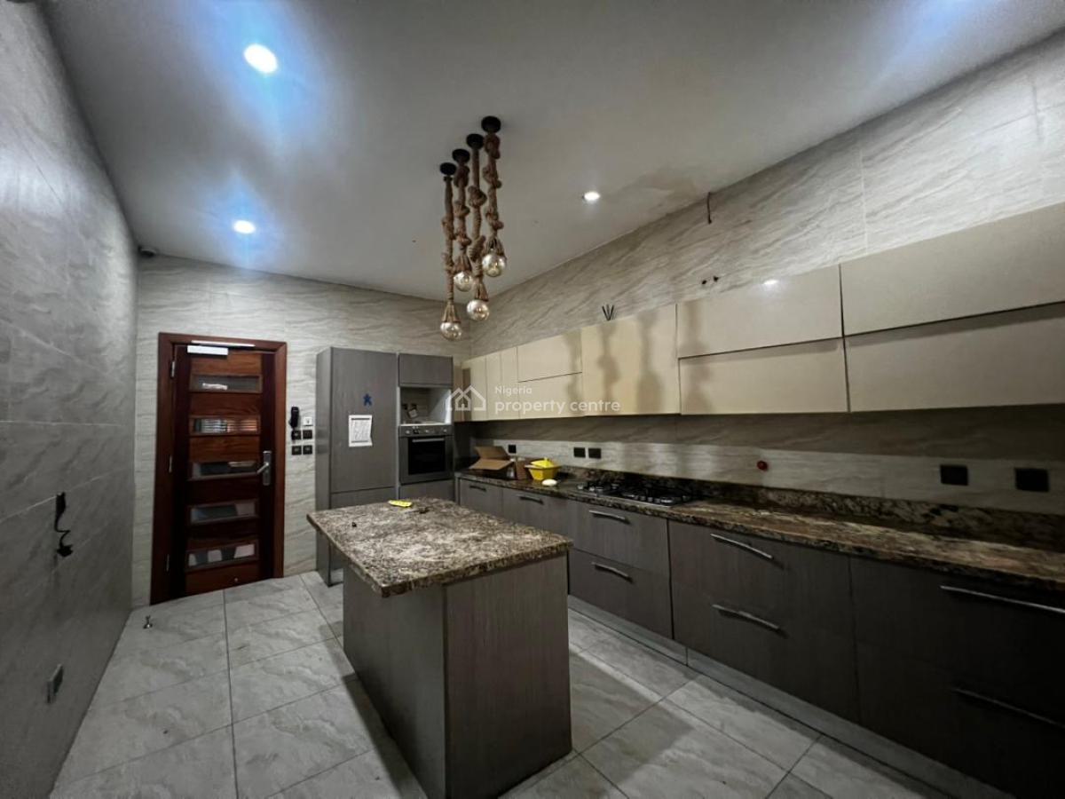 Fully Serviced 3 Bedroom Apartment + Bq, Lekki Phase 1, Lekki, Lagos, Flat / Apartment for Rent