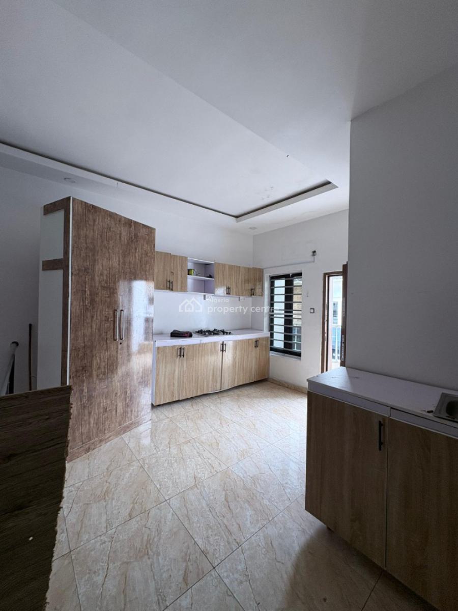 Luxury Masters Bedroom in a Shared Apartment, Conservation Road Chevron, Lekki, Lagos, Self Contain (single Rooms) for Rent