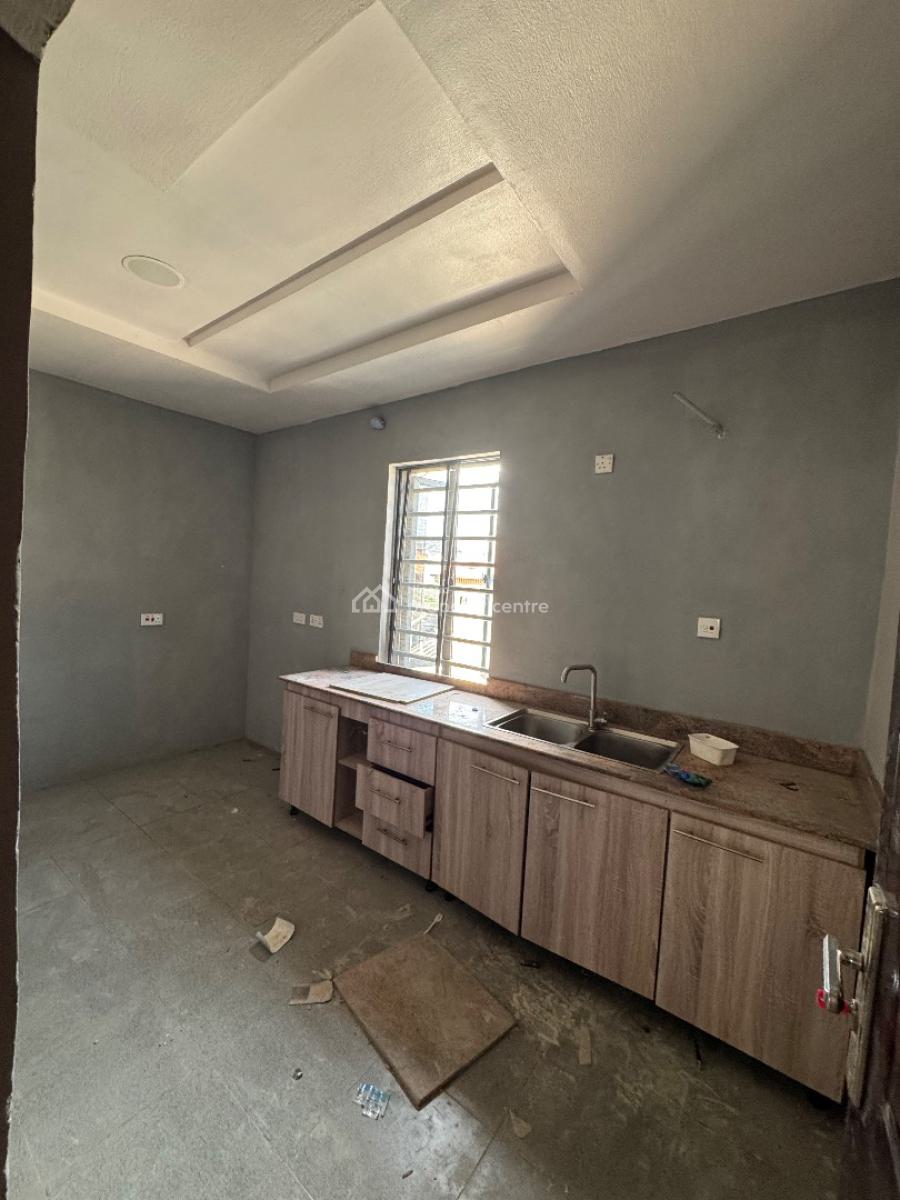 Spacious 3 Bedroom Apartment, Ologolo, Lekki, Lagos, Flat / Apartment for Rent