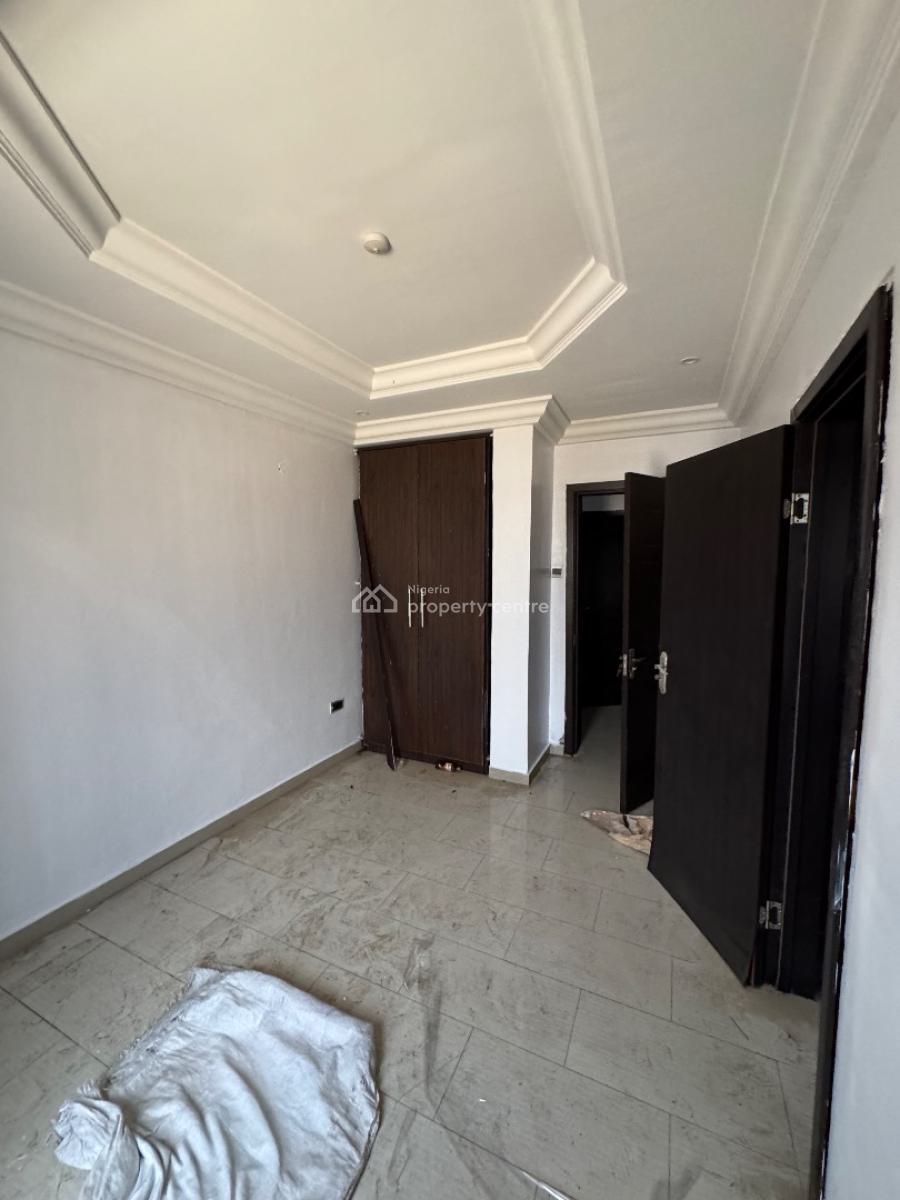Spacious 3 Bedroom Flat, New Road, Adjacent Chevron, Lekki Expressway, Lekki, Lagos, Flat / Apartment for Rent