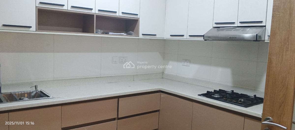 Exquisite 3 Bedroom Flat Well Finished with Parking Space, Lagos Street Off Freeman, Ebute Metta West, Yaba, Lagos, Flat / Apartment for Rent