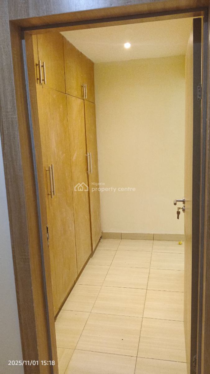 Exquisite 3 Bedroom Flat Well Finished with Parking Space, Lagos Street Off Freeman, Ebute Metta West, Yaba, Lagos, Flat / Apartment for Rent