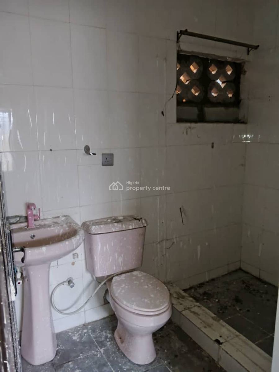 2 Bedroom Flat Both Rooms En-suite with Guest Toilet, Gra Phase 1, Magodo, Lagos, Flat / Apartment for Rent