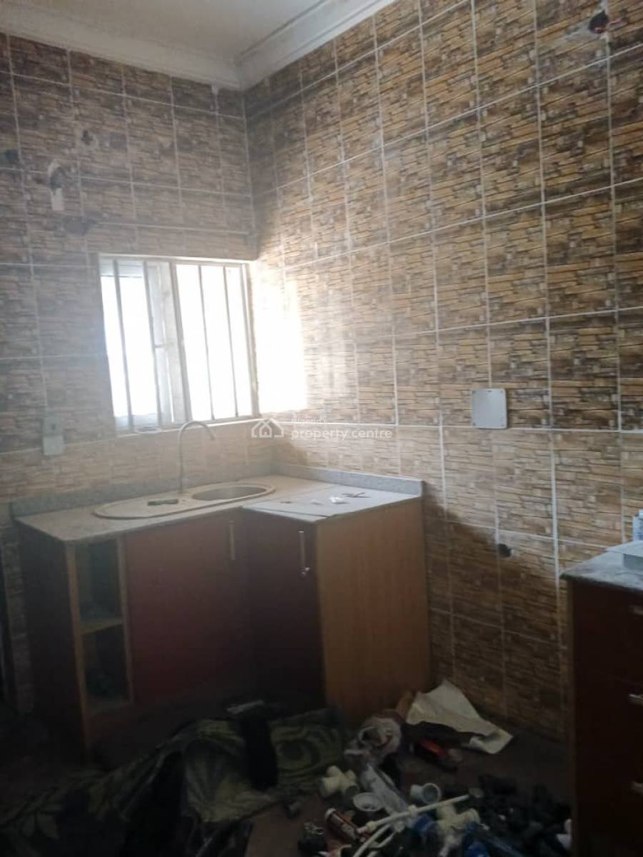 2 Bedroom Flat Both Rooms En-suite with Guest Toilet, Gra Phase 1, Magodo, Lagos, Flat / Apartment for Rent