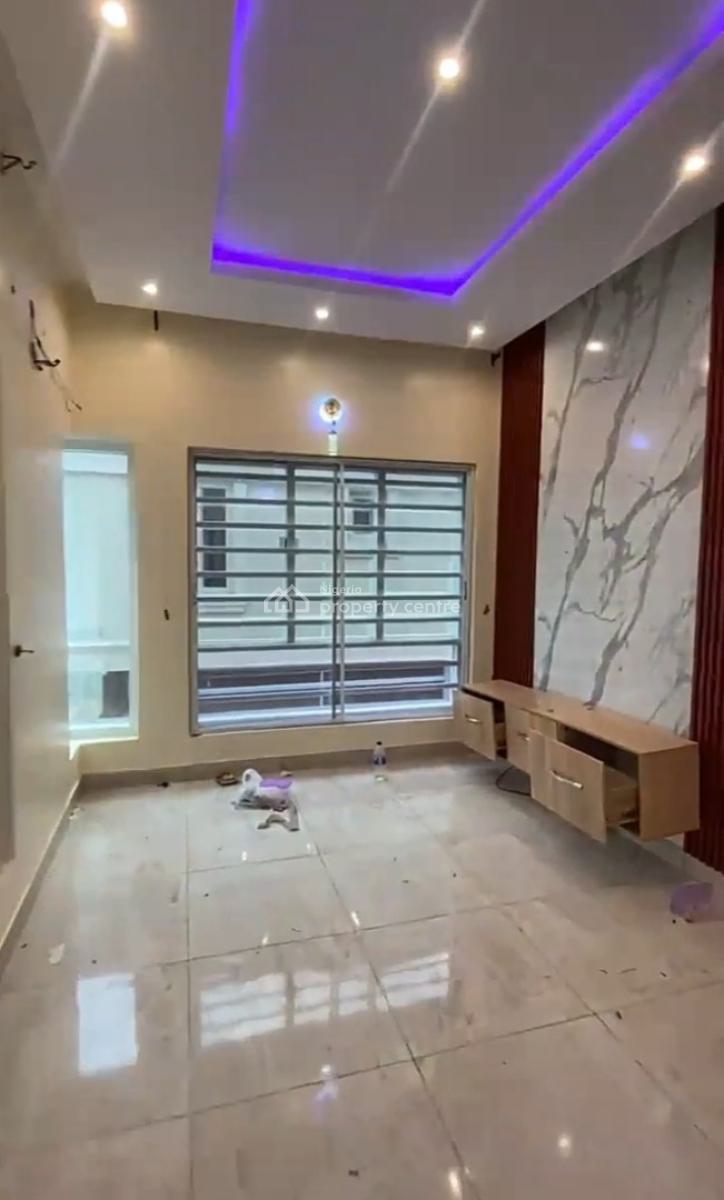 Serviced & Spacious 2 Bedroom Apartment { Video Available}, Agungi, Lekki, Lagos, Flat / Apartment for Rent
