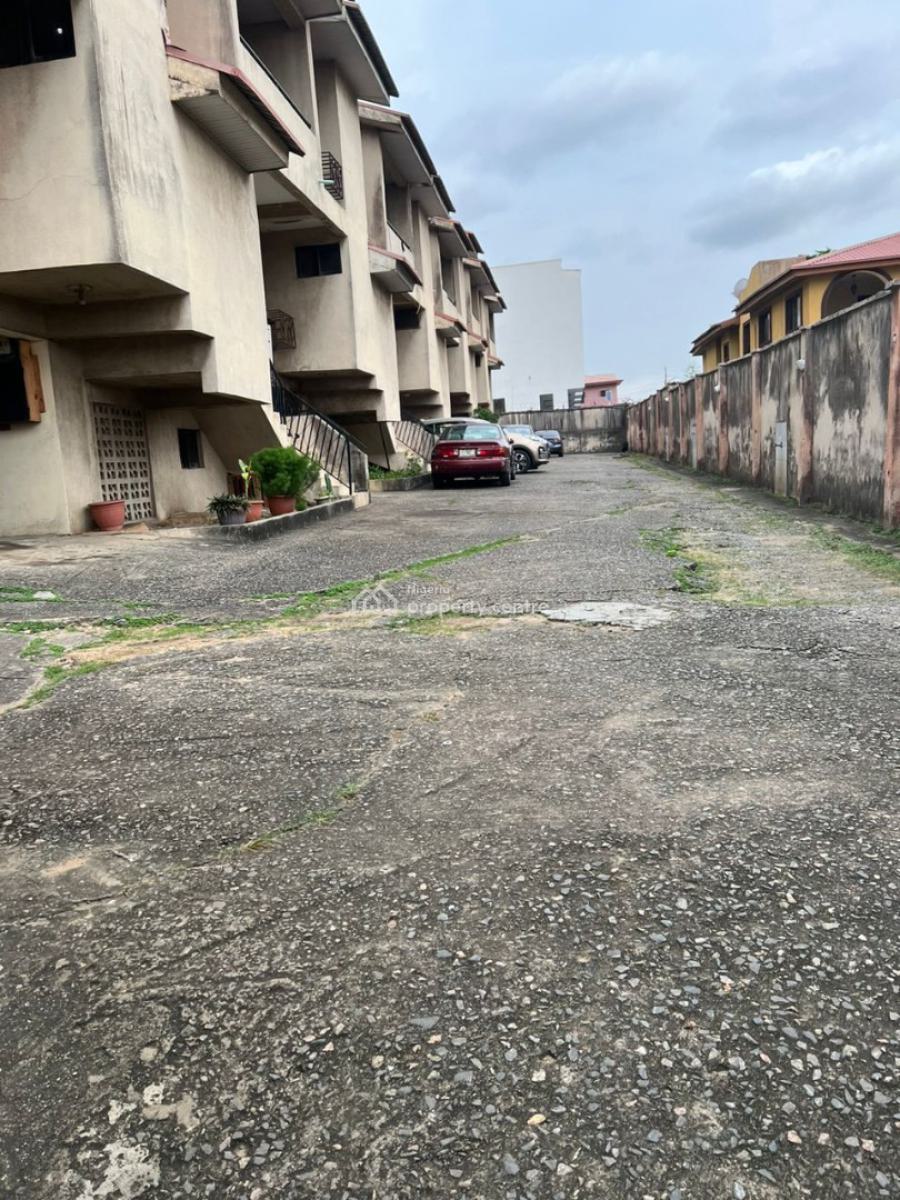 5 Units of 4 Bedrooms Town House Plus Bq, Emmanuel High Street,, Ogudu, Lagos, House for Sale