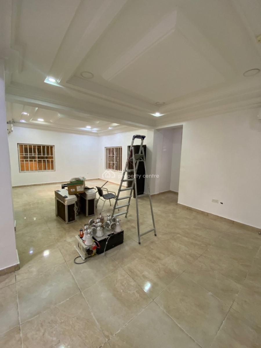 168sqms Penthouse Office Space with Acs , 3 Toilets and Elevator, Amadu Bello Way, Mabushi, Abuja, Office Space for Rent