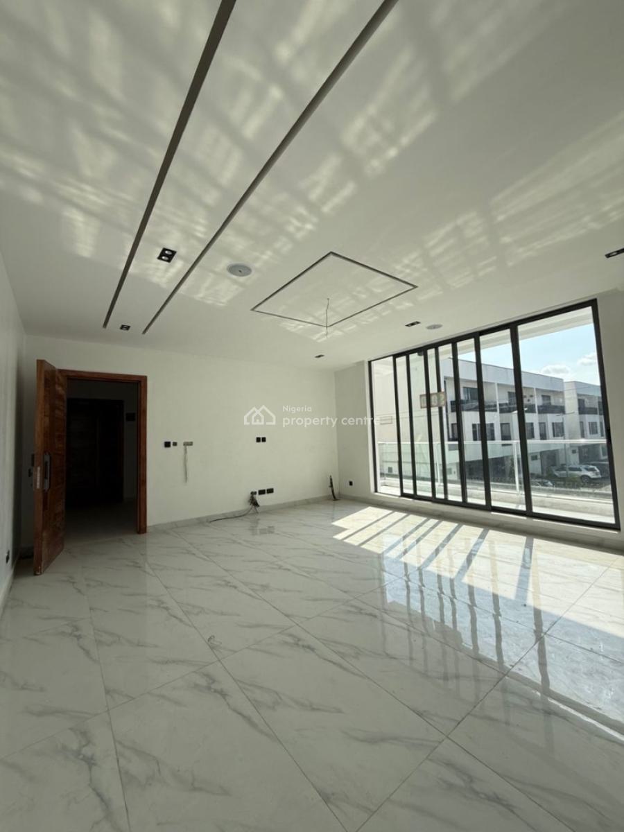 Very Spacious 3 Bedroom Penthouse, Ikate, Lekki Phase 1, Lekki, Lagos, Block of Flats for Sale