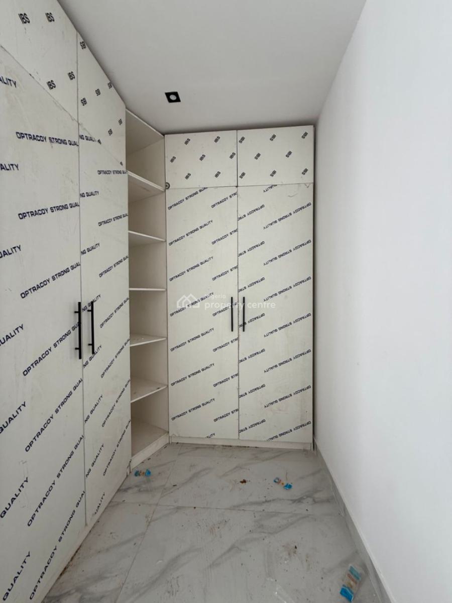 Nice 2 Bedroom Apartment, Freedom Way, Lekki Phase 1, Lekki, Lagos, Block of Flats for Sale