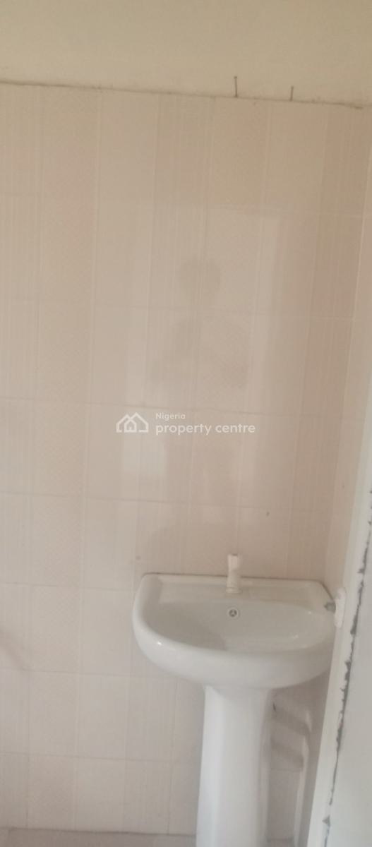 2bedrooms Apartments Very Closed to Bustop, Imalete Alafia, Ibeju Lekki, Lagos, Flat / Apartment for Rent