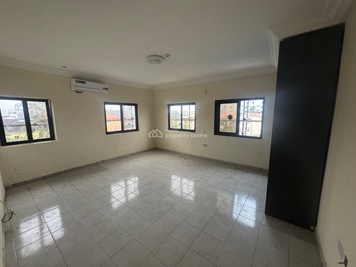 Brand New Refurbished 3 Bedroom Flat with Bq & Swimming Pool in Lekki, Lekki Phase 1, Lekki Phase 1, Lekki, Lagos, Flat / Apartment for Rent