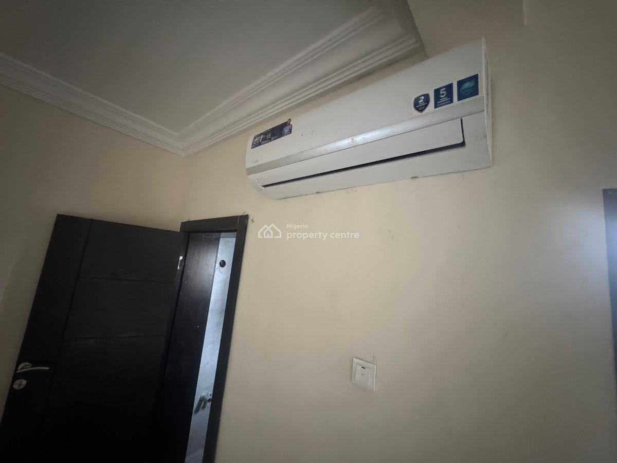 Brand New Refurbished 3 Bedroom Flat with Bq & Swimming Pool in Lekki, Lekki Phase 1, Lekki Phase 1, Lekki, Lagos, Flat / Apartment for Rent