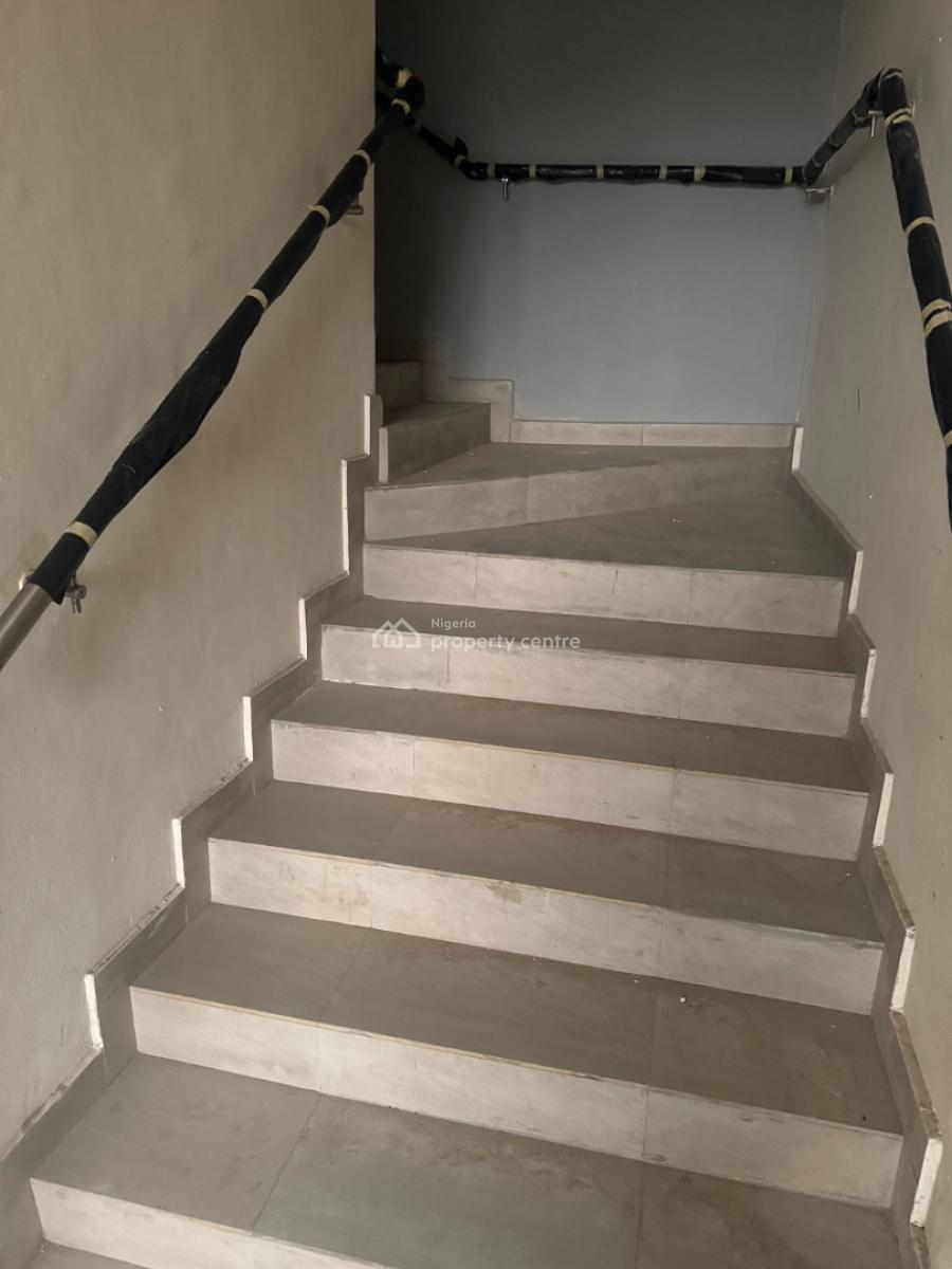 Brand New Refurbished 3 Bedroom Flat with Bq & Swimming Pool in Lekki, Lekki Phase 1, Lekki Phase 1, Lekki, Lagos, Flat / Apartment for Rent