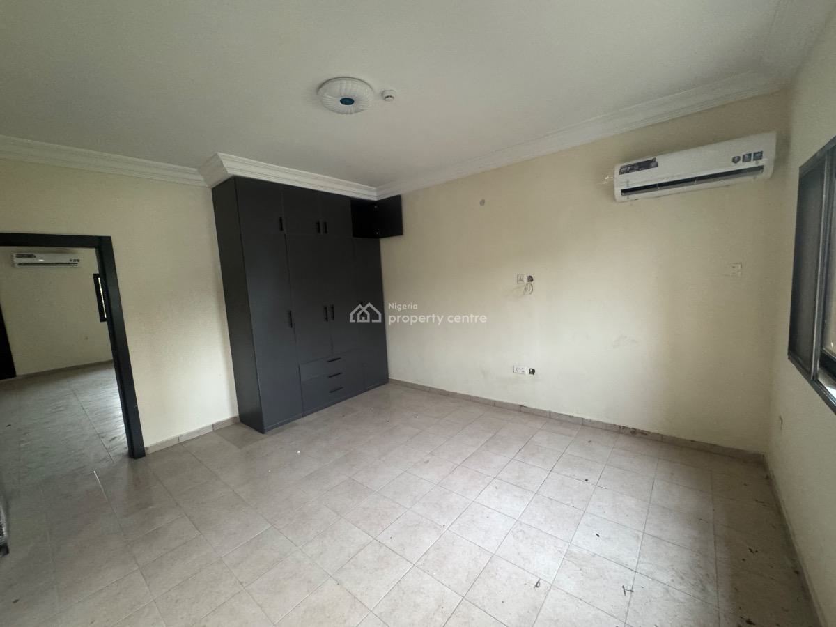 Brand New Refurbished 3 Bedroom Flat with Bq & Swimming Pool in Lekki, Lekki Phase 1, Lekki Phase 1, Lekki, Lagos, Flat / Apartment for Rent