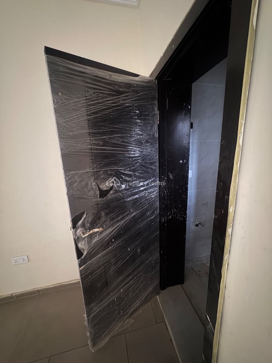 Brand New Refurbished 3 Bedroom Flat with Bq & Swimming Pool in Lekki, Lekki Phase 1, Lekki Phase 1, Lekki, Lagos, Flat / Apartment for Rent