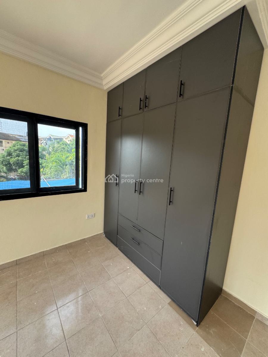 Brand New Refurbished 3 Bedroom Flat with Bq & Swimming Pool, Lekki Phase 1, Lekki, Lagos, Flat / Apartment for Rent