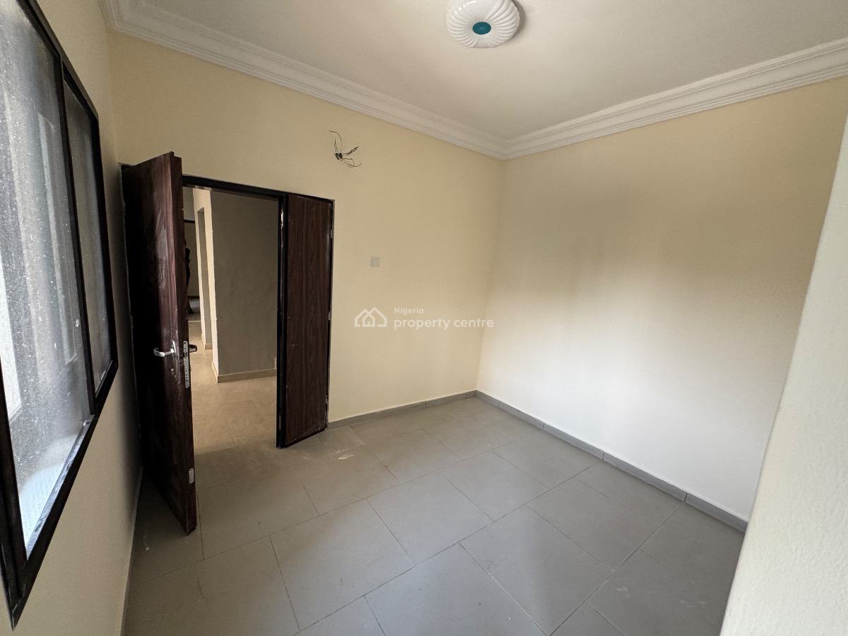 Brand New Refurbished 3 Bedroom Flat with Bq & Swimming Pool, Lekki Phase 1, Lekki, Lagos, Flat / Apartment for Rent