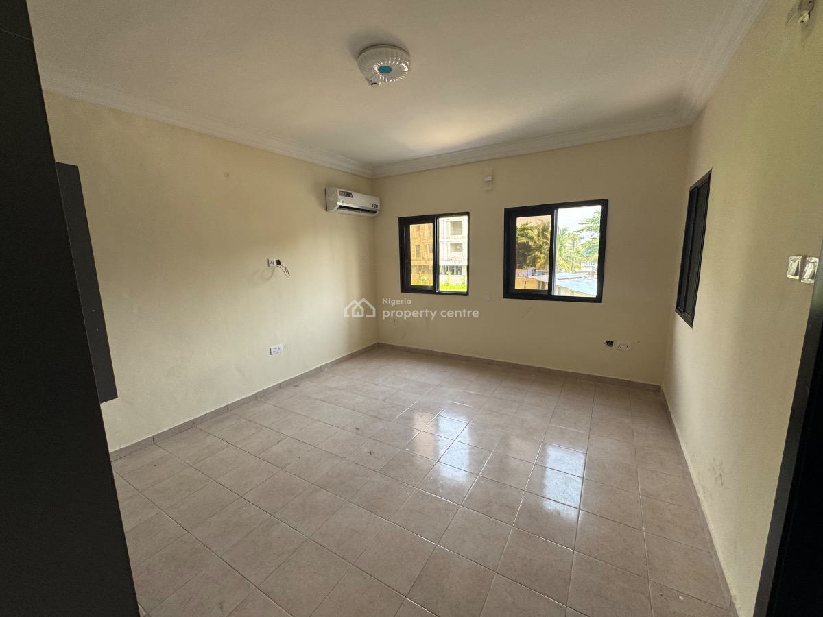 Brand New Refurbished 3 Bedroom Flat with Bq & Swimming Pool, Lekki Phase 1, Lekki, Lagos, Flat / Apartment for Rent