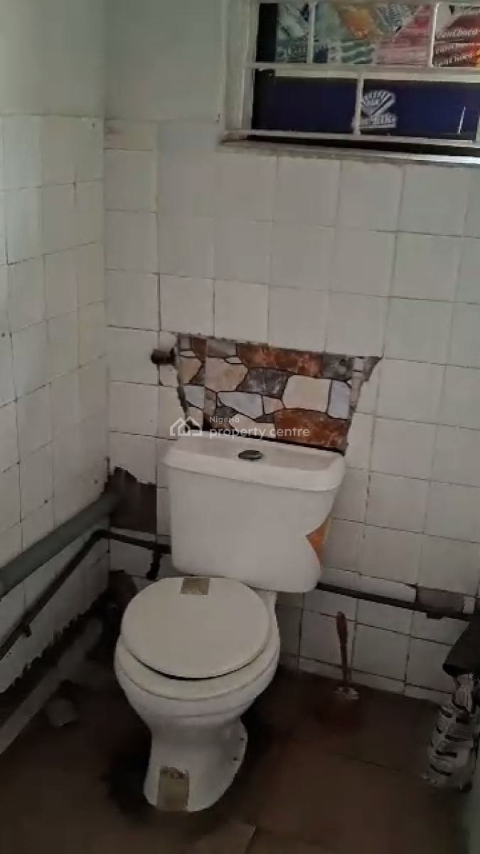 Spacious, Clean 3 Bedroom Apartment in a Nice Estate, Adeniyi Jones, Ikeja, Lagos, Flat / Apartment for Rent