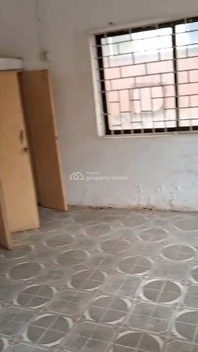 Spacious, Clean 3 Bedroom Apartment in a Nice Estate, Adeniyi Jones, Ikeja, Lagos, Flat / Apartment for Rent