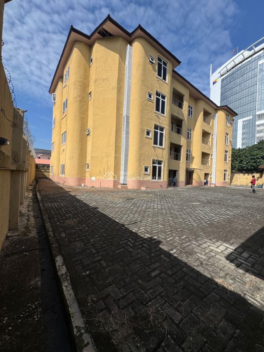 8 Units of 3 Bedrooms Flat with Swimming Pool, Around Saka Tinubu Victoria Island Lagos, Victoria Island (vi), Lagos, Block of Flats for Sale