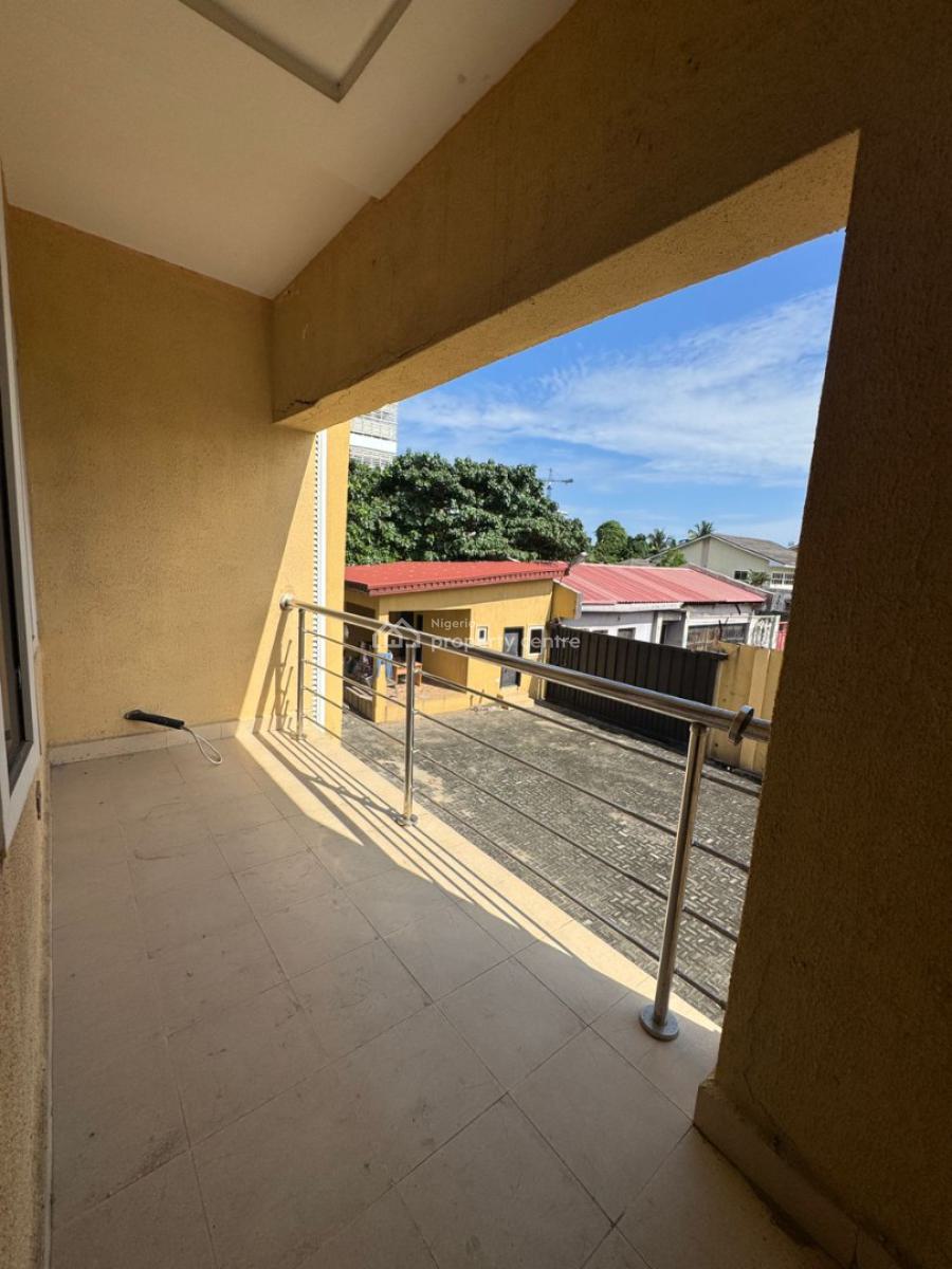 8 Units of 3 Bedrooms Flat with Swimming Pool, Around Saka Tinubu Victoria Island Lagos, Victoria Island (vi), Lagos, Block of Flats for Sale