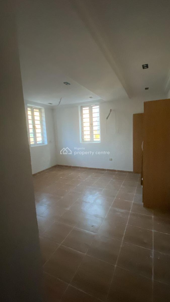 Newly Built 3 Bedrooms Apartment, Alagomeji, Yaba, Lagos, Flat / Apartment for Rent