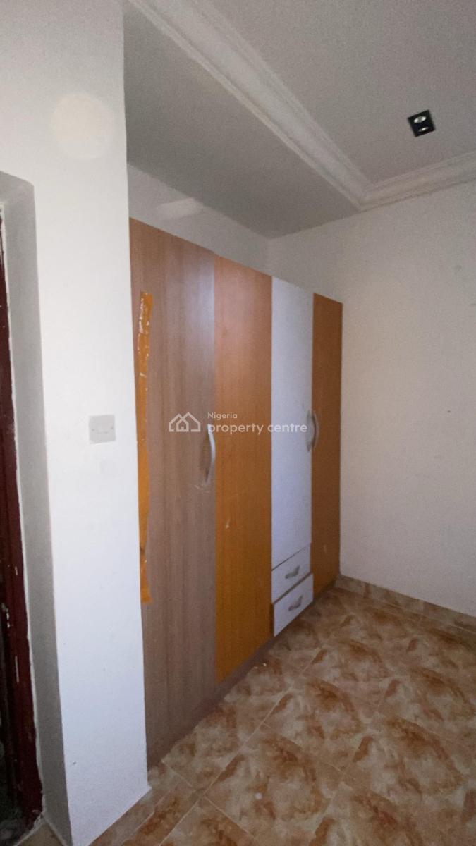 Newly Built 3 Bedrooms Apartment, Alagomeji, Yaba, Lagos, Flat / Apartment for Rent