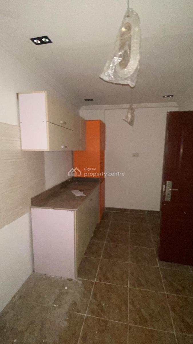 Newly Built 3 Bedrooms Apartment, Alagomeji, Yaba, Lagos, Flat / Apartment for Rent