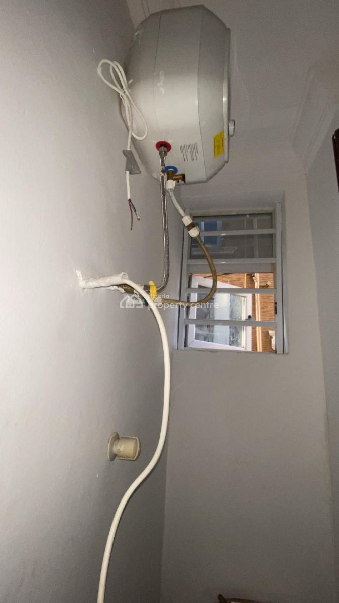 Newly Built 3 Bedrooms Apartment, Alagomeji, Yaba, Lagos, Flat / Apartment for Rent