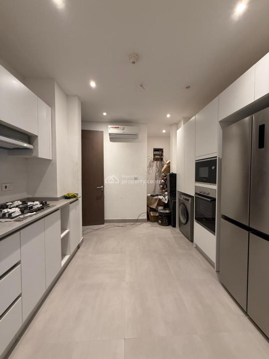 Uniquely Designed 2 Bedroom + Bq, Freedom Way, Lekki Phase 1, Lekki, Lagos, Block of Flats for Sale