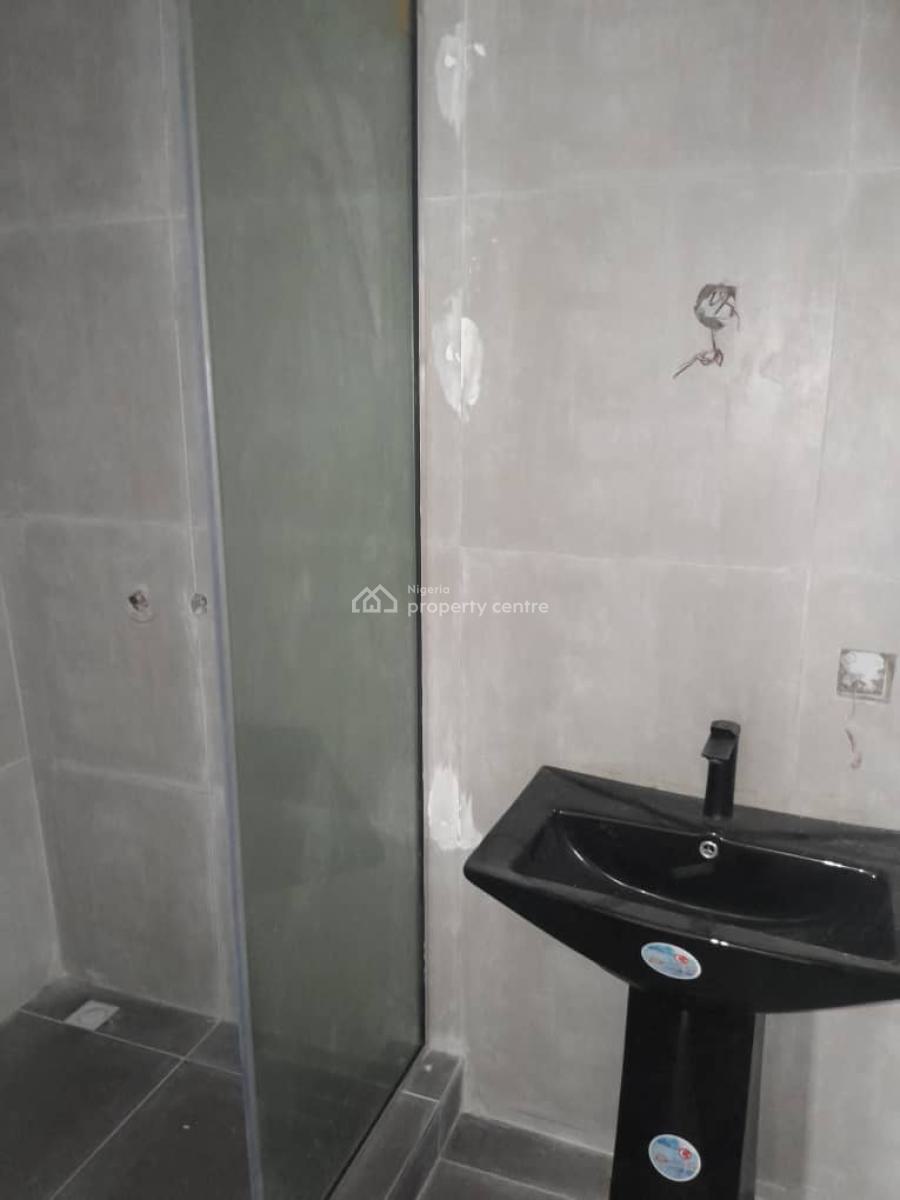 4 Bedroom Fully Detached Duplex    *l     Magodo Gra Phase 2,, Gra Phase 2, Magodo, Lagos, Block of Flats for Sale