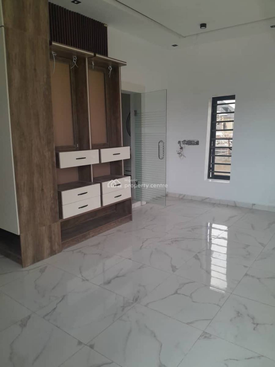 4 Bedroom Fully Detached Duplex    *l     Magodo Gra Phase 2,, Gra Phase 2, Magodo, Lagos, Block of Flats for Sale