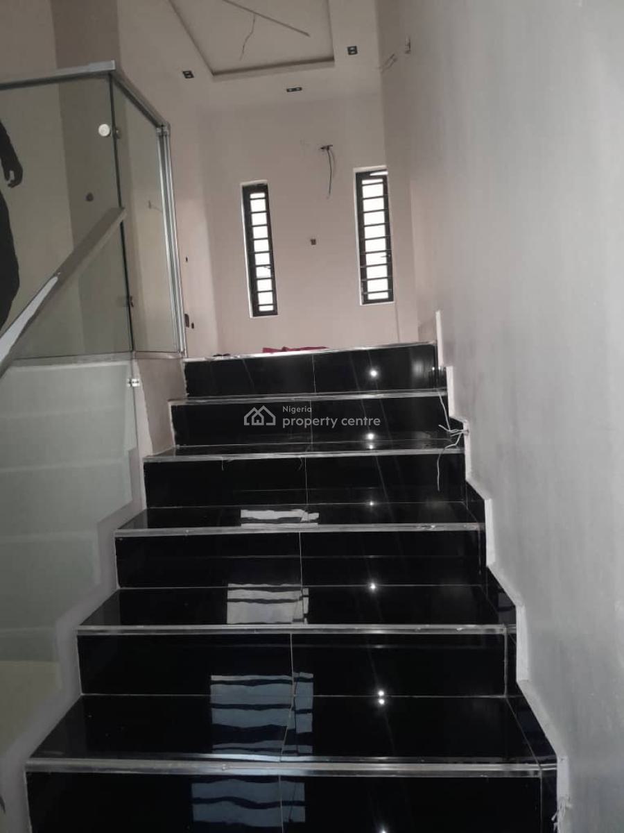 4 Bedroom Fully Detached Duplex    *l     Magodo Gra Phase 2,, Gra Phase 2, Magodo, Lagos, Block of Flats for Sale