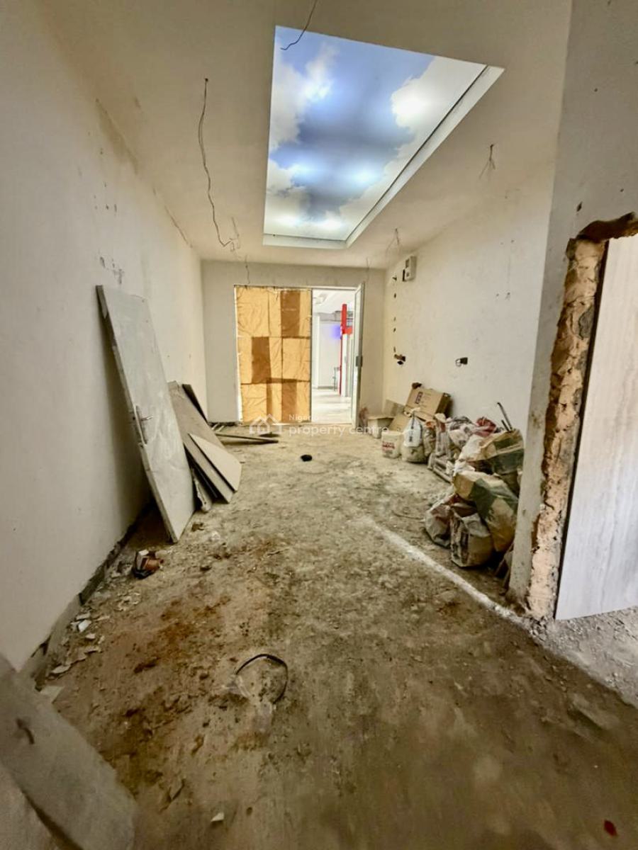 Brand New Shop in a Very Good Mall Located in a Strategic Location, Lekki Phase 1, Lekki, Lagos, Plaza / Complex / Mall for Rent