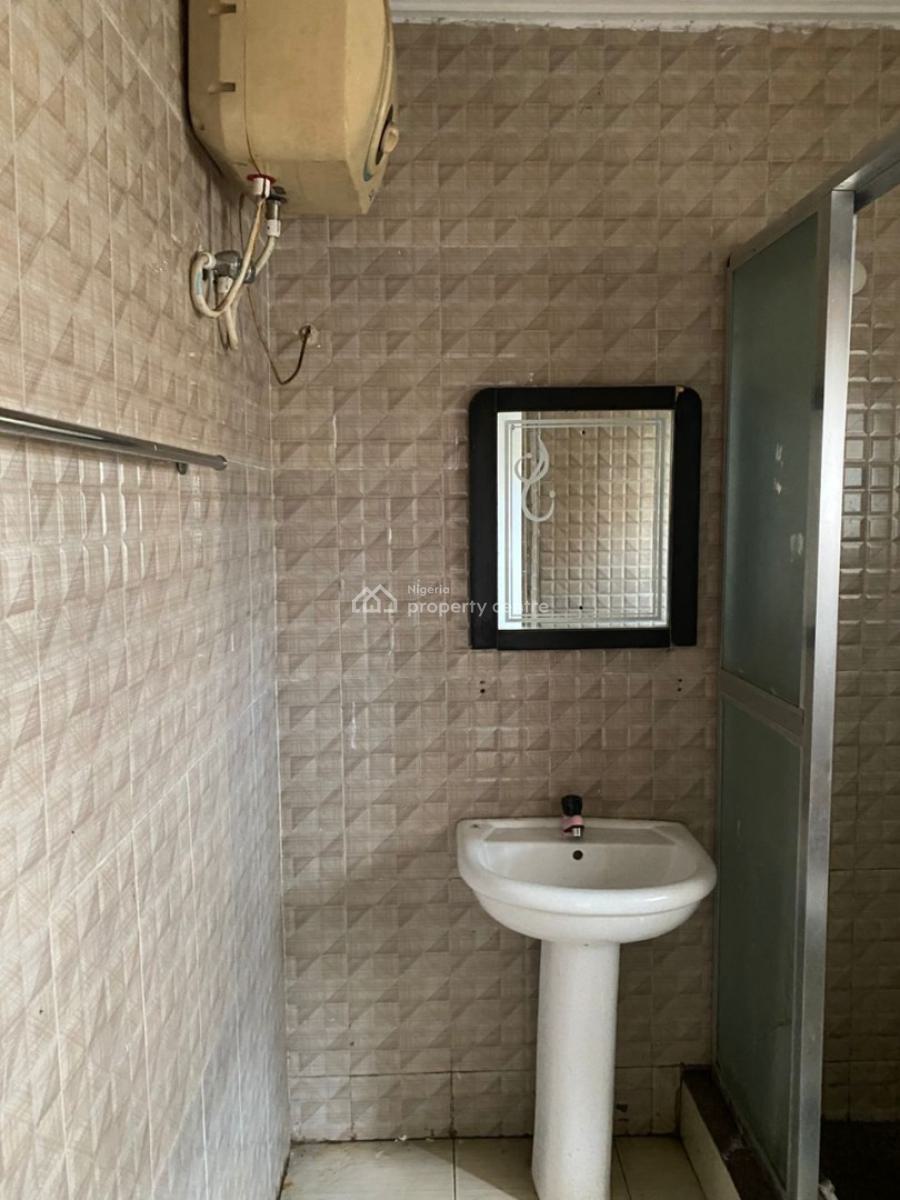 3 Bedroom Flat Apartment Ground Floor at Olowora, Olowora, Olowora, Magodo, Lagos, Flat / Apartment for Rent