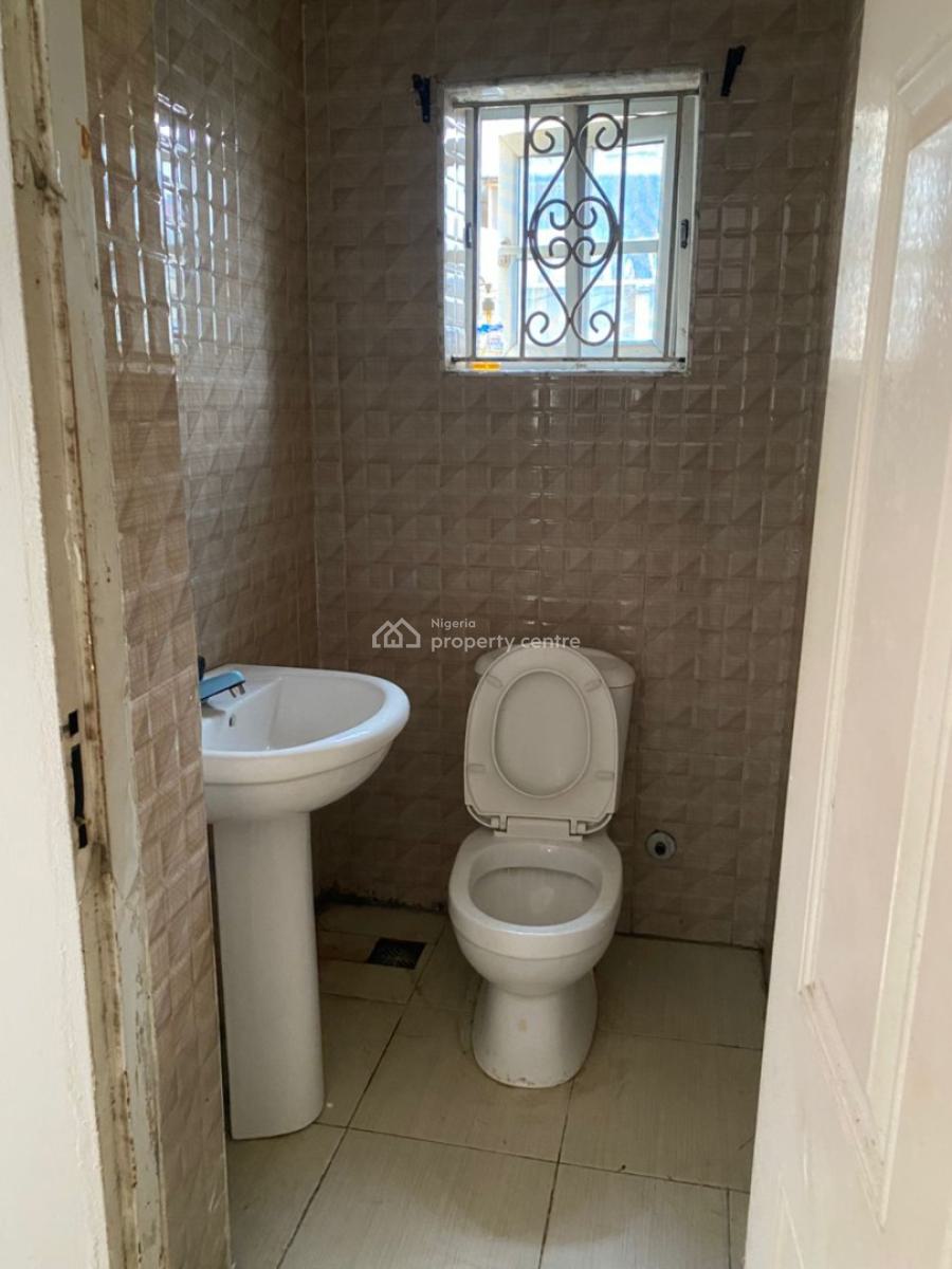 3 Bedroom Flat Apartment Ground Floor at Olowora, Olowora, Olowora, Magodo, Lagos, Flat / Apartment for Rent