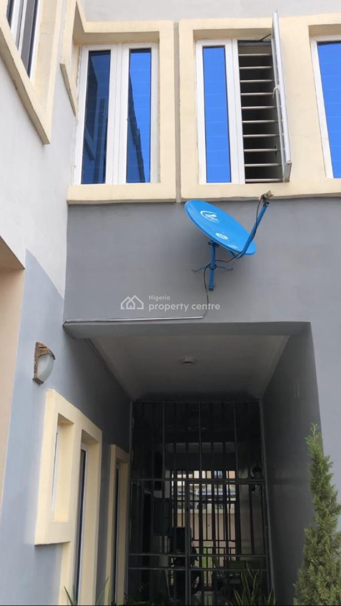 Sweet Standard Four Bedroom Terraced Duplex with a Bq. Selling Empty, Off 1st Avenue, Gwarinpa, Abuja, Terraced Duplex for Sale