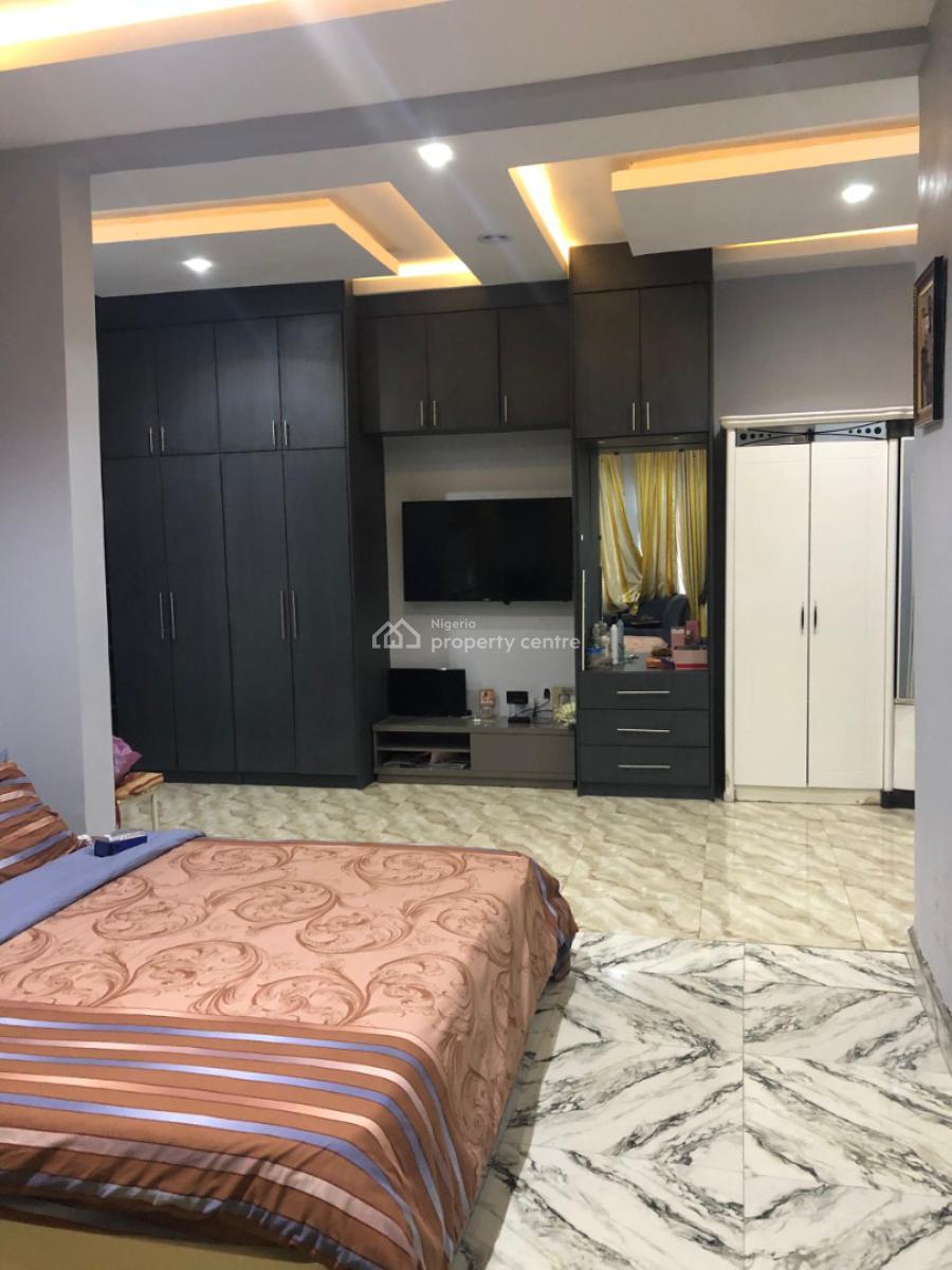 Sweet Standard Four Bedroom Terraced Duplex with a Bq. Selling Empty, Off 1st Avenue, Gwarinpa, Abuja, Terraced Duplex for Sale