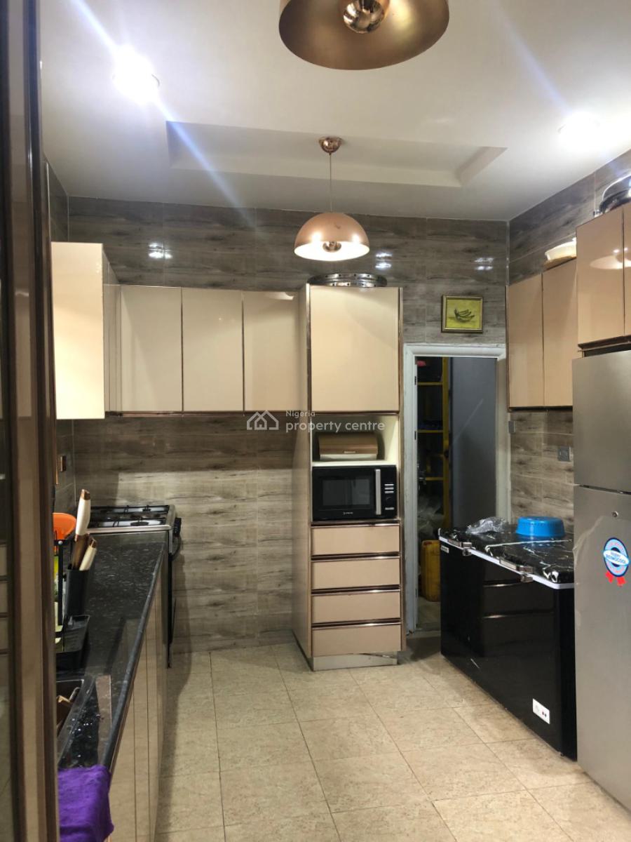 Sweet Standard Four Bedroom Terraced Duplex with a Bq. Selling Empty, Off 1st Avenue, Gwarinpa, Abuja, Terraced Duplex for Sale