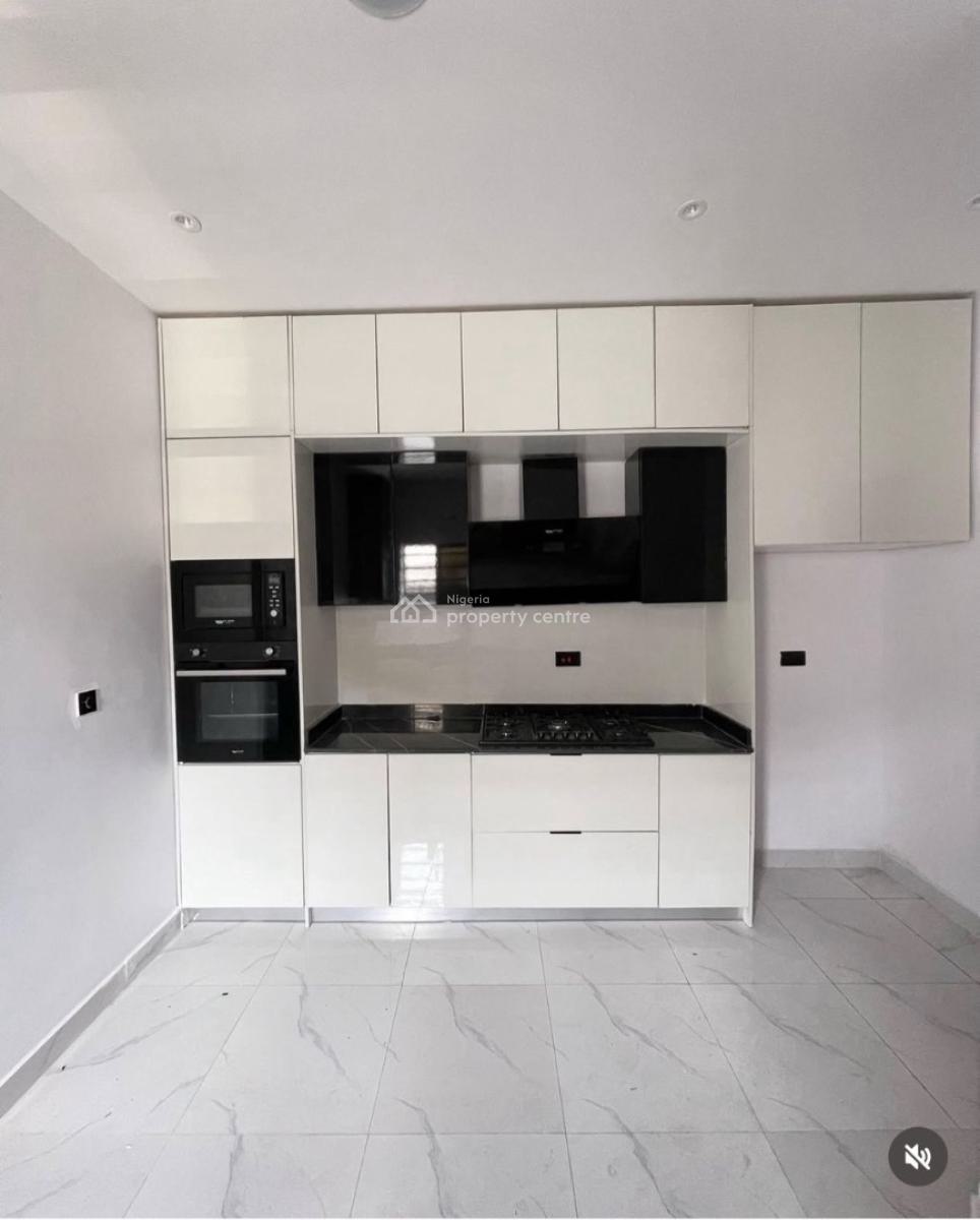 Magnificent 2 Bedroom Apartment Fully Serviced, Lekki Phase 1, Lekki, Lagos, Flat / Apartment for Sale