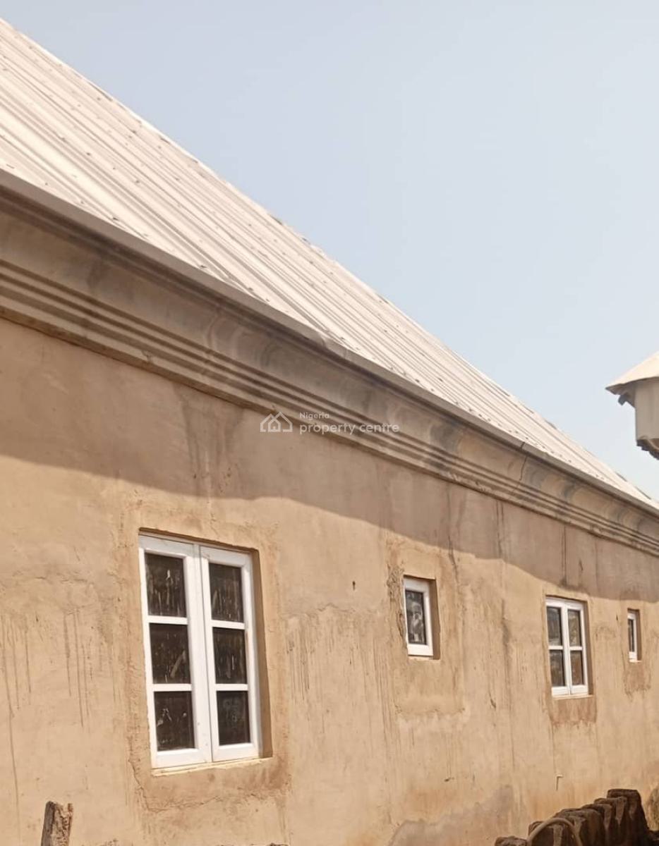 Well Located Affordable 3-bedroom Bungalow at Jikwoyi, Abuja., Phase 4, Jikwoyi, Abuja, Detached Bungalow for Sale