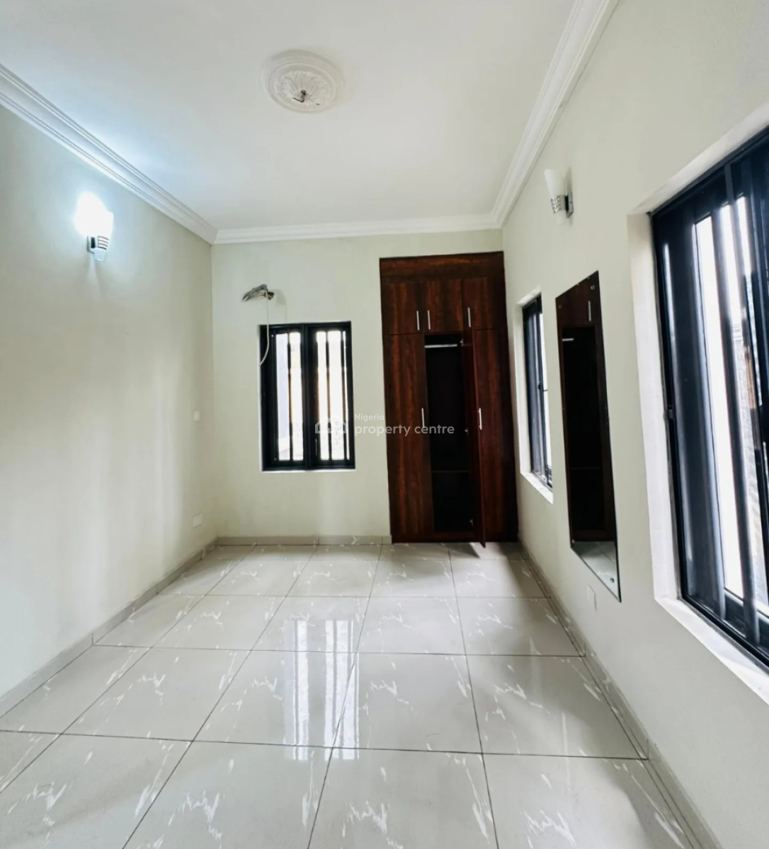 Neatly Built 3 Bedroom  Apartment with No Bq, Lekki 1, Lekki Phase 1, Lekki, Lagos, Flat / Apartment for Rent
