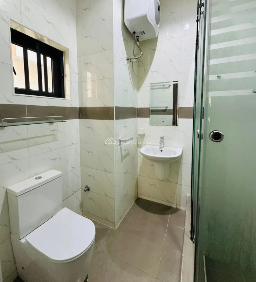 Neatly Built 3 Bedroom  Apartment with No Bq, Lekki 1, Lekki Phase 1, Lekki, Lagos, Flat / Apartment for Rent