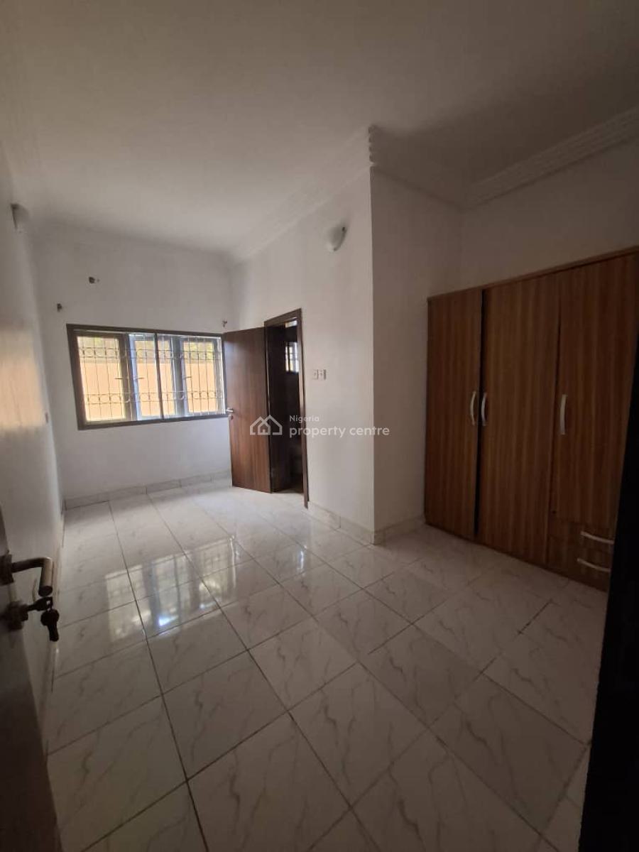 Self Serviced 3bedroom Flat No Bq, Off Admiralty Way, Lekki Phase 1, Lekki, Lagos, Flat / Apartment for Rent