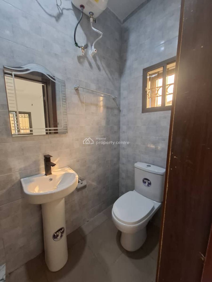 Self Serviced 3bedroom Flat No Bq, Off Admiralty Way, Lekki Phase 1, Lekki, Lagos, Flat / Apartment for Rent