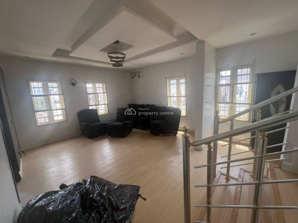 Self Compound 4 Bedroom Semi Detached Duplex with Bq, Chevron, Lekki, Lagos, Semi-detached Duplex for Rent