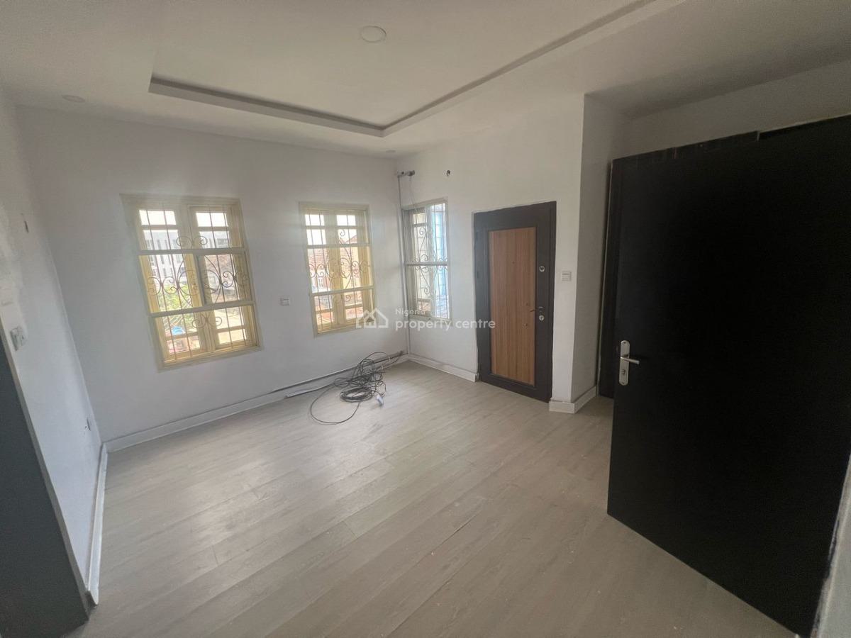 Self Compound 4 Bedroom Semi Detached Duplex with Bq, Chevron, Lekki, Lagos, Semi-detached Duplex for Rent